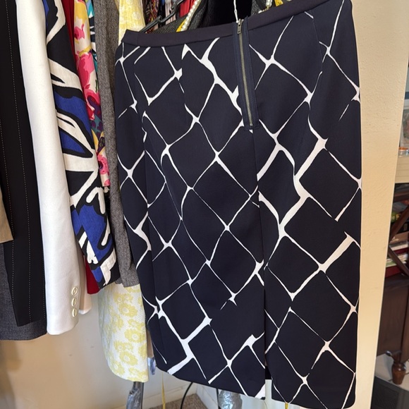 The Limited brand, size 8, color, black, white - Picture 2 of 3